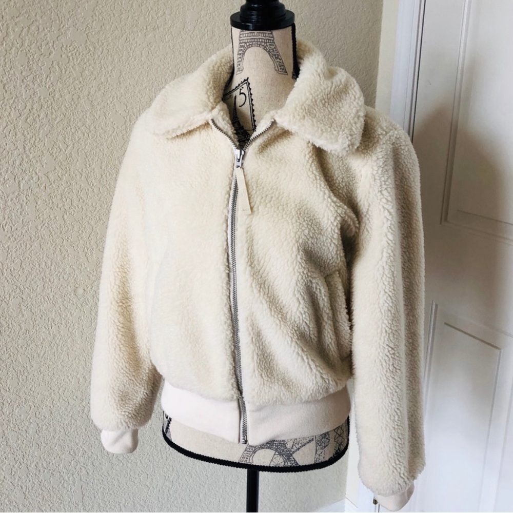 Gap Cream Sherpa Jacket Small Warm Winter Coat! CUTE!